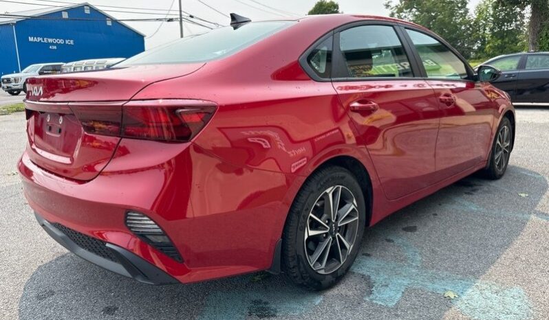 2022 Kia Forte LXS full