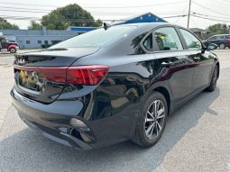 2022 Kia Forte LXS full