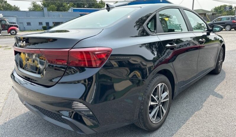 2022 Kia Forte LXS full