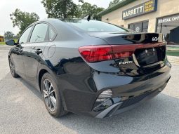 2022 Kia Forte LXS full