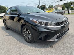 2022 Kia Forte LXS full