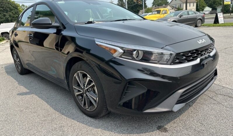 2022 Kia Forte LXS full