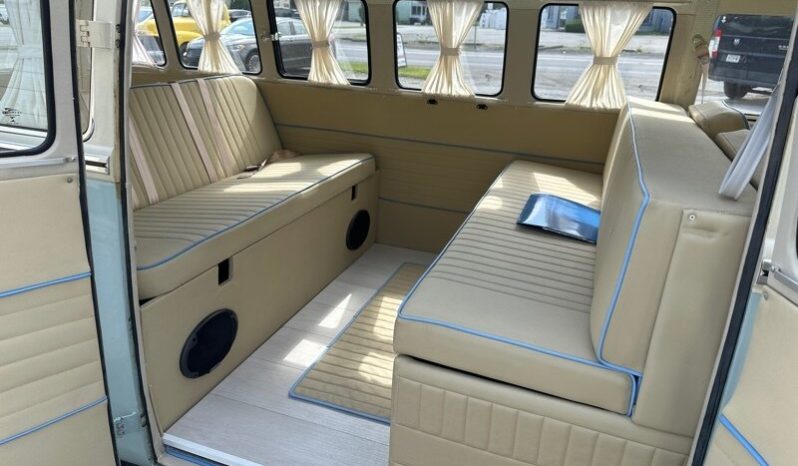 1974 Volkswagen Bus/Vanagon 21 Window – Brazilian full