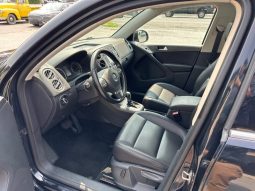 2011 Volkswagen Tiguan S 4Motion full