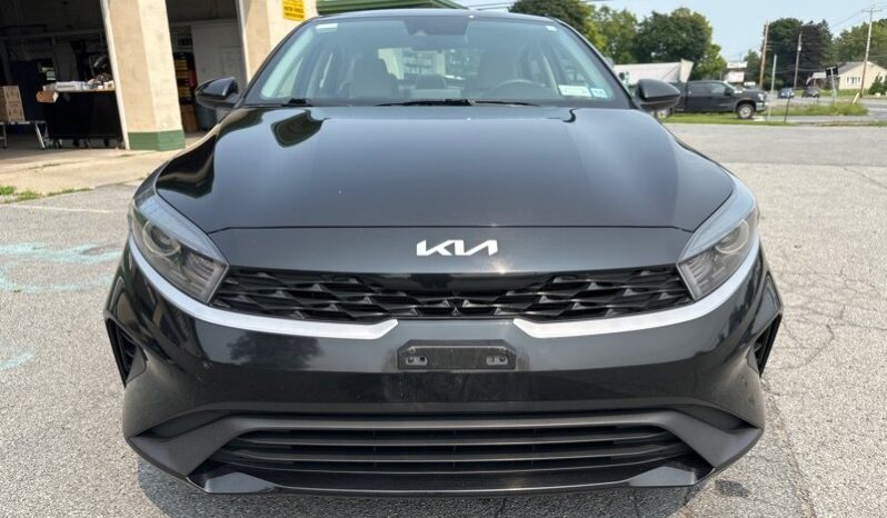 2022 Kia Forte LXS full