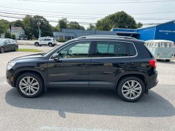 2011 Volkswagen Tiguan S 4Motion full