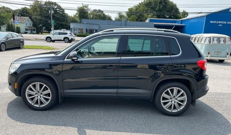 2011 Volkswagen Tiguan S 4Motion full