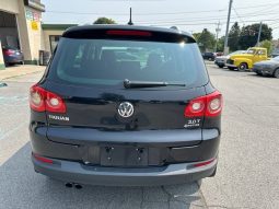 2011 Volkswagen Tiguan S 4Motion full