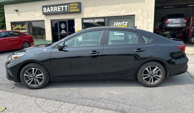 2022 Kia Forte LXS full