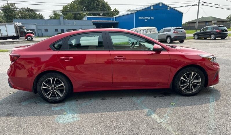 2022 Kia Forte LXS full